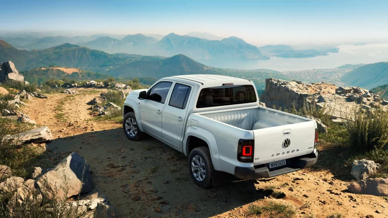 108-3515--lam-amarok-25-comfortline-v6-at-4x4--aerea-3-4-tras-0q0q-puro-amb-dia-adv-